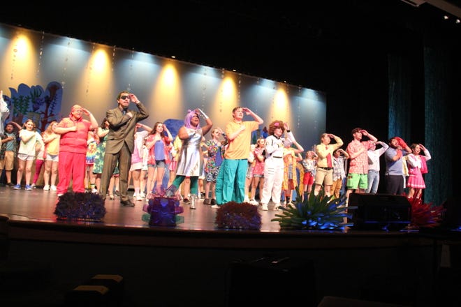 Perry students perform a scene from “The SpongeBob Musical.”